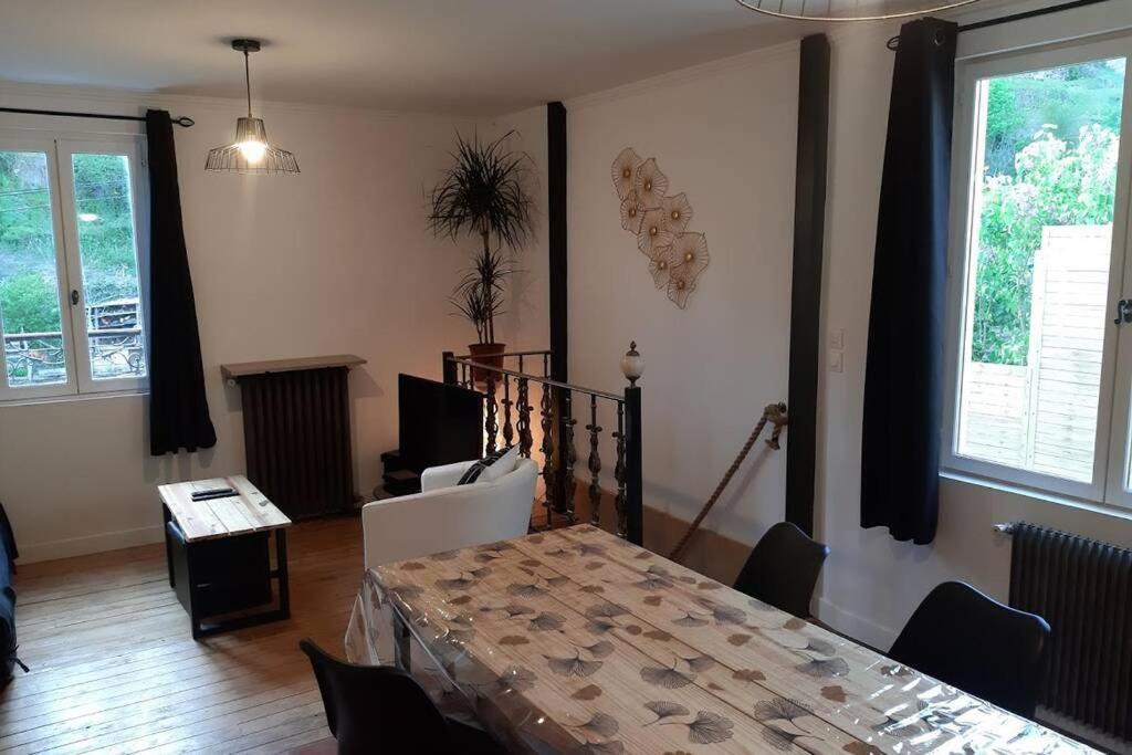 La Petite Maison Dans la Vallée Avallon Exterior foto