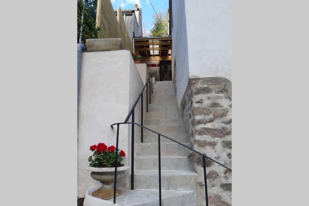 La Petite Maison Dans la Vallée Avallon Exterior foto